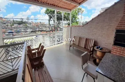 Pronto para morar! sobrado com 2 dorms, sacada com churrasqueira e vaga p/ moto
