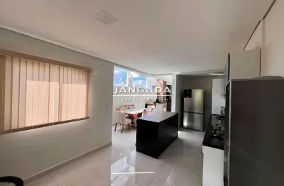 Conforto e estilo em condominio fechado – sobrado com escritorio e churrasqueira