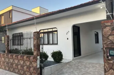 Casa com 3 quartos à venda na Rua Heitor Santos, 434, Centro, Camboriú
