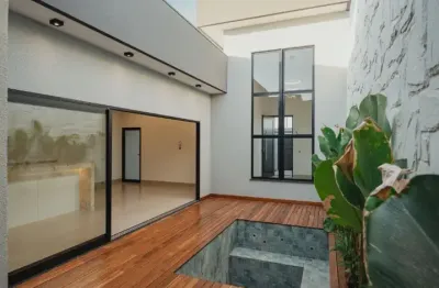 Casa padrão condomínio com piscina em lote de 200m2 - 3/4 sendo uma suite