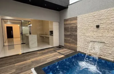 Casa com piscina e lote inteiro no jardim italia com 3/4 sendo uma suíte