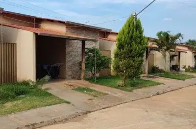 Casa com 2 quartos à venda na Rua 27, 32, Recanto do Sol, Anápolis