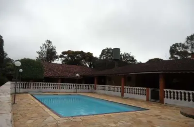 Ibiúna à cidade da famosa represa de itupararanga e dessa linda chácara; c/2080m2, piscina, futebol
