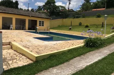 São roque linda chácara com; 2.385,00m2 localizado na famosa cidade do vinho e o alcachofra. piscina