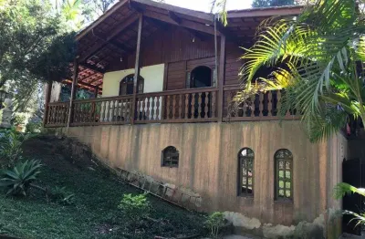 Ibiúna à cidade sensação do momento lhe apresenta essa linda e exclusiva chácara só p/você: 3.700 m2