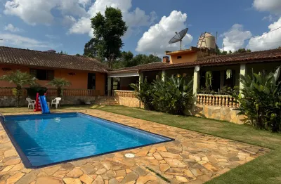 Ibiúna linda chácara com: 3.000,00m2 piscina, espaço gourmet, pomar, à 64km d sp venha morar na cidade queridinha dos da sociedade paulistana. não é apenas mais uma chácara de veraneio,  mais sim um p