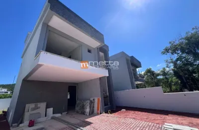 Casa com 3 quartos à venda na servidão estrela, 19, cacupé, florianópolis por r$ 2.100.000