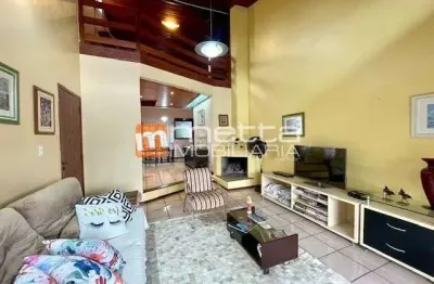 Casa com 5 quartos à venda na rua dorvalina machado coelho, 409, joão paulo, florianópolis por r$ 2.100.000