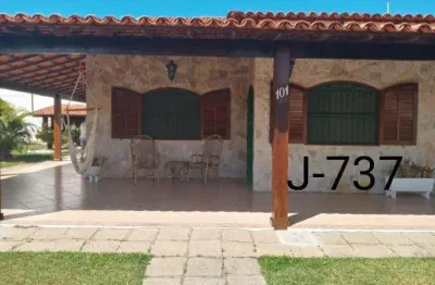 Casa com 4 suítes, área gourmet e terreno de 1.080m² – ao lado da lagoa!