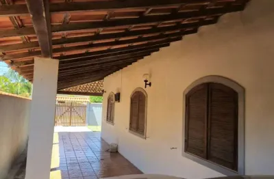 Casa com 03 quartos sendo 01 suíte entre o mar e a lagoa de praia seca