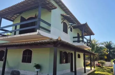 Casa com 03 quartos sendo 02 suítes a 100m da lagoa de praia seca