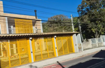 Apartamento 2 dormitórios sendo 1 suíte amplo e arejado no canto da lagoa