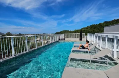 Mobiliado para hospedagem mensal no verão com piscina  a 8 minutos da praia