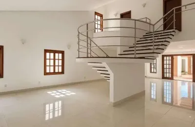 Imóvel comercial próximo ao shopping – estrutura ampla com piscina