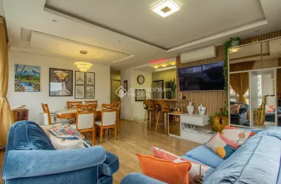 Apartamento de 3 quartos, 1 suíte, 1 vaga dupla no bairro São Sebastião em Porto Alegre!