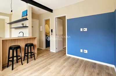 Apartamento reformado de 1 quarto com 33,70 m² privativos no bairro auxiliadora em porto alegre!