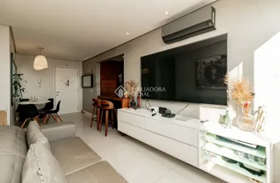 Apartamento - 2 dormitórios - suíte - andar alto - semi-mobiliado - 1 vaga coberta