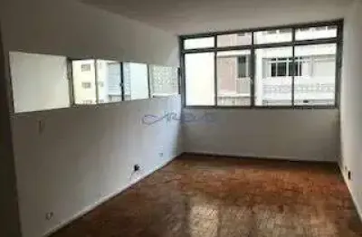 Apartamento padrão, ótima distribuição, quartos grandes , cozinha conjuagda com a área de serviço