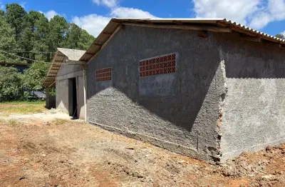 Grande área com casa e Galpões podendo ser locados separadamente