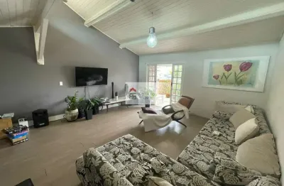 Casa de m²  3 quartos ,1 suíte, quintal, churrasqueira no parque monte alegre em taboão da serra