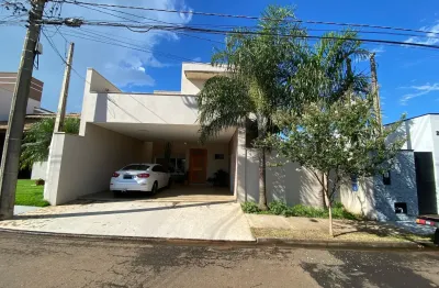 Casa linda no Residencial Eldorado! Estilo moderno, com ambientes amplos e funcionais.