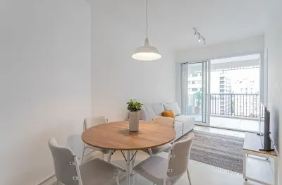 Apê no coração da vila madalena há 280m do metrô, com toda a privacidade e locomoçõ