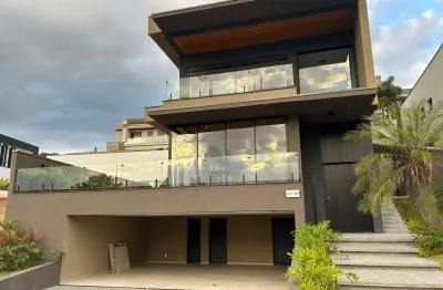 Casa de alto padrão com linda vista no condominio ALPHAVILLE I