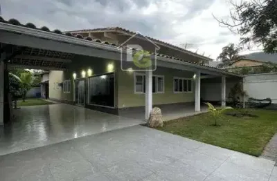 Excelente residência linear. próximo ao corpo de bombeiros itaipú. varanda, 3 suítes, gars, quintal