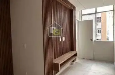 Rua ator paulo gustavo. miolo de icaraí. frente. sol manhã. todo reformado. 2 quartos com 1 vaga