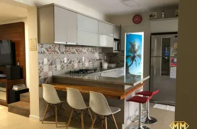 Cobertura duplex semimobiliada à venda na praia dos ingleses