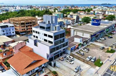 Sala comercial na principal dos ingleses, próximo a supermercados, farmácias, padarias e lojas.