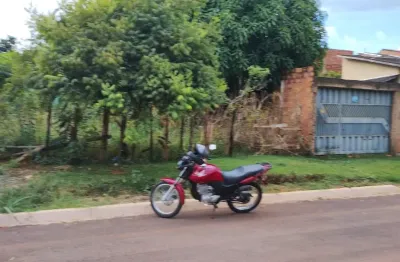 Lote excelente para construção com 200 m2 sendo 10 m de frente e fundos.