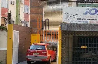 Um lugar imoveis vende: casa com 2 quartos, ampla, segura e com espaco para trabalho em localizacao privilegiada no umarizal