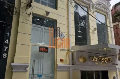 Um Lugar Imoveis Vende: Casa Comercial Ampla e Reformada, Pronta para uso na Tv. Padre Eutiquio, Batista Campos, Belem-PA