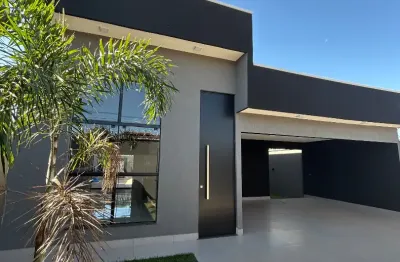 Casa no setor jardins das hortênsias  próximo à mangalô , caixa econômica, banco do brasil , magazine luiza e outros .