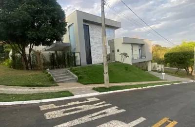 Sobrado alto padrão no comdominio do lago mobiliado de frente a mata
