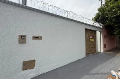 Casa no setor maria dilce ,próximo ao shopping passeio sas águas