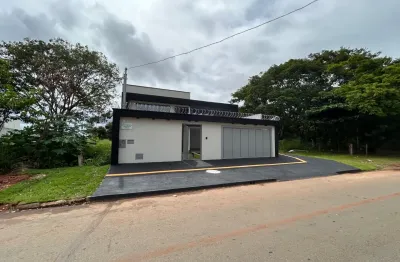 Casa alto padrao de acabamento no setor parque das flores, ao lado do parque .
