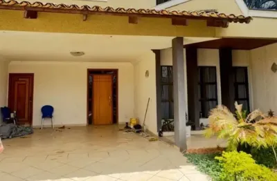 Casa com 4 quartos à venda na Avenida C205, Jardim América, Goiânia