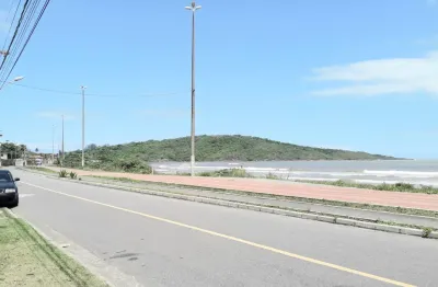Casa em 2 lotes frente para o mar na praia de santa monica/guarapari