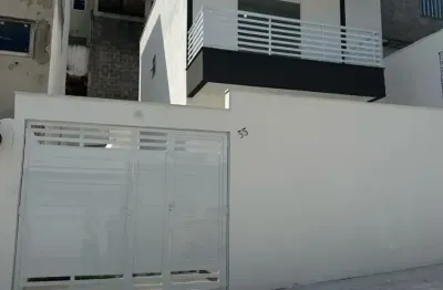 Linda casa em campo grande. 2 suítes, 2 pavimentos  com rgi ! rua tranquila , excelente localização..