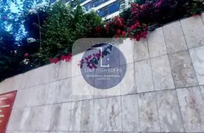 Vendo excelente cobertura no coração de boa viagem com 220m² de área útil - 4 qts e 4 suítes