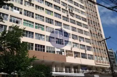 Alugo ou vendo excelente sala comercial  no edf ambassador  na boa vista ao lado do shopping boa vista