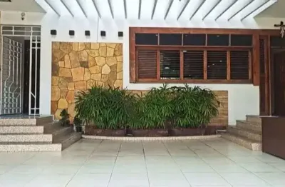 Casa duplex para venda possui 424 metros quadrados com 4 quartos em joaquim távora - fortaleza - ce