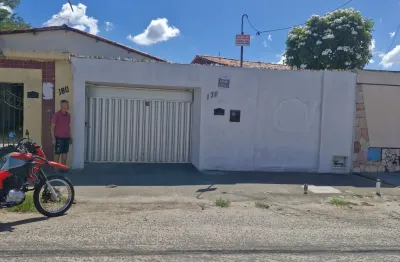 Oportunidade no conjunto residencial castelão!casa aconchegante e funcional, perfeita para quem busca praticidade e conforto!