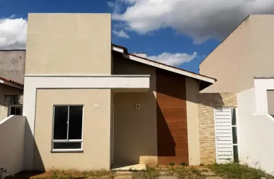 Casa pronta para morar no papagaio, em condomínio clube completo com piscina e espaço gourmet