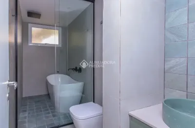 Apartamento reformado à venda – próximo à redenção | porto alegre   totalmente reformado, com móveis sob medida e pronto para morar!  este apartamento à venda em porto alegre, no bairro próximo ao par