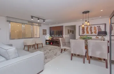 Apartamento 3 dormitórios à venda – petrópolis, porto alegre | próximo à praça da encol!  more a apenas 3 quadras da praça da encol! apartamento com 100m² privativos, totalmente reformado, com 3 dormi