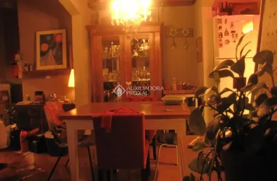 Apartamento 2 dormitórios, ótima localização no bairro Auxiliadora!