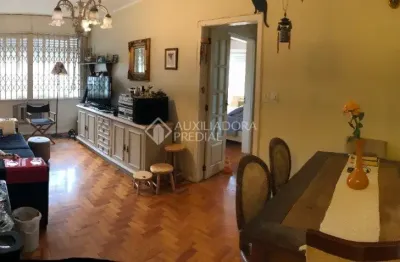 Apartamento com 71m² privativos, 2 quartos, 1 box escriturado, no higienópolis.